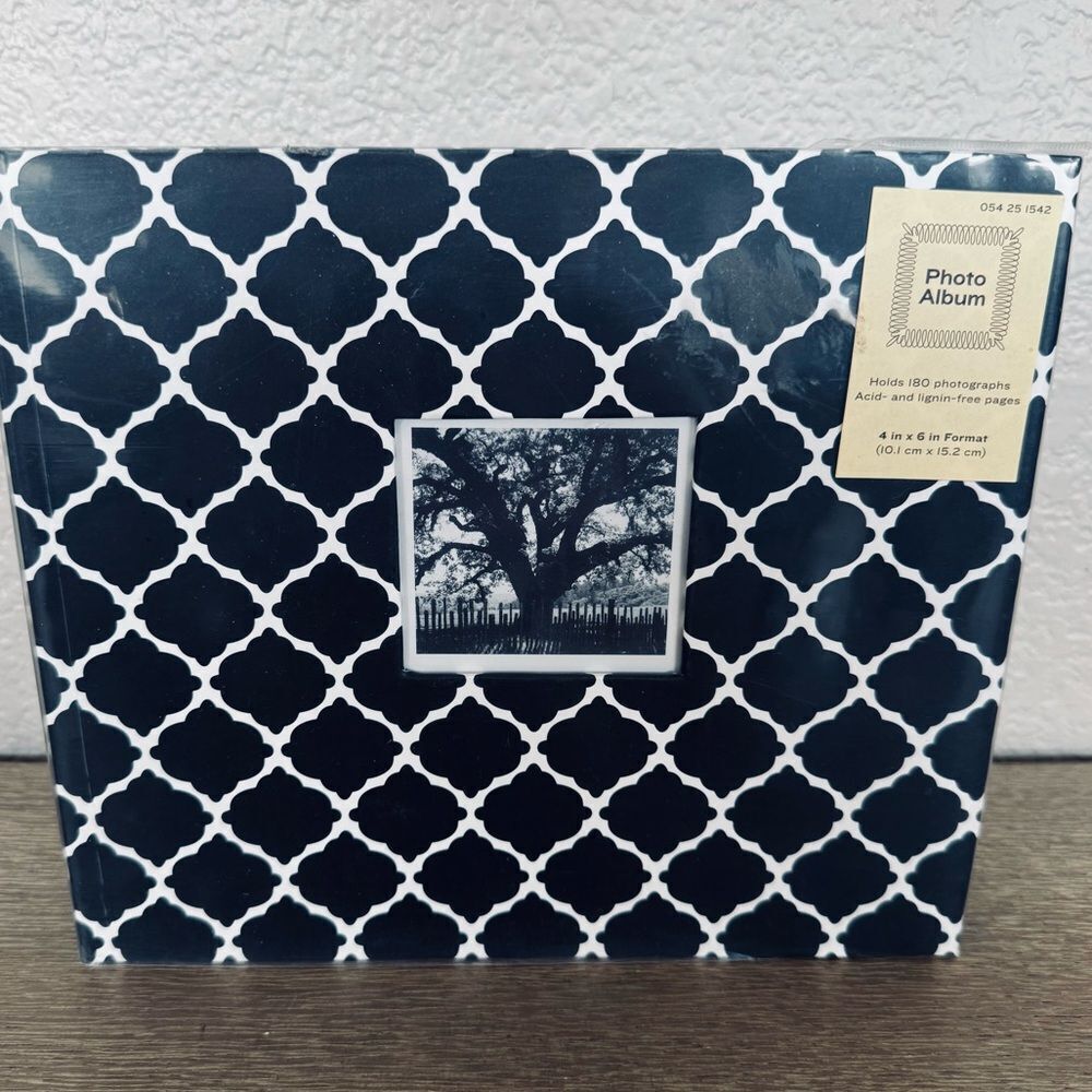 Photo Album Black & White 180-ct 4x6
